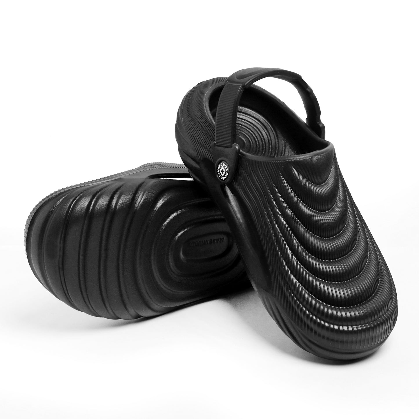 AeroWave Black Clogs
